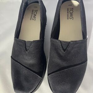 TOMS Women's Black Canvas Flats